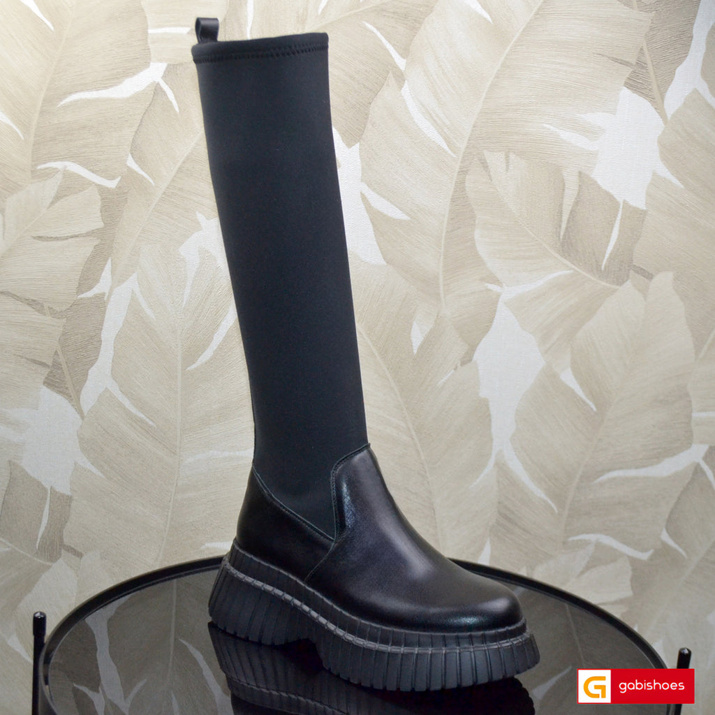 -Material: Piele Naturala 
-Culoare: Negru
-Tip: Cizme tubulare  streach
-Stil: Casual
- Cizme piele naturala neagra cu  streach negru
- Cizme cu fermoar, Toc inaltime 5,5 cm 
- Talpa neagra, varf rotund , brant interior cu burete special,
- Schimb gratuit 
* Masuratori realizate pentru marimea 37
