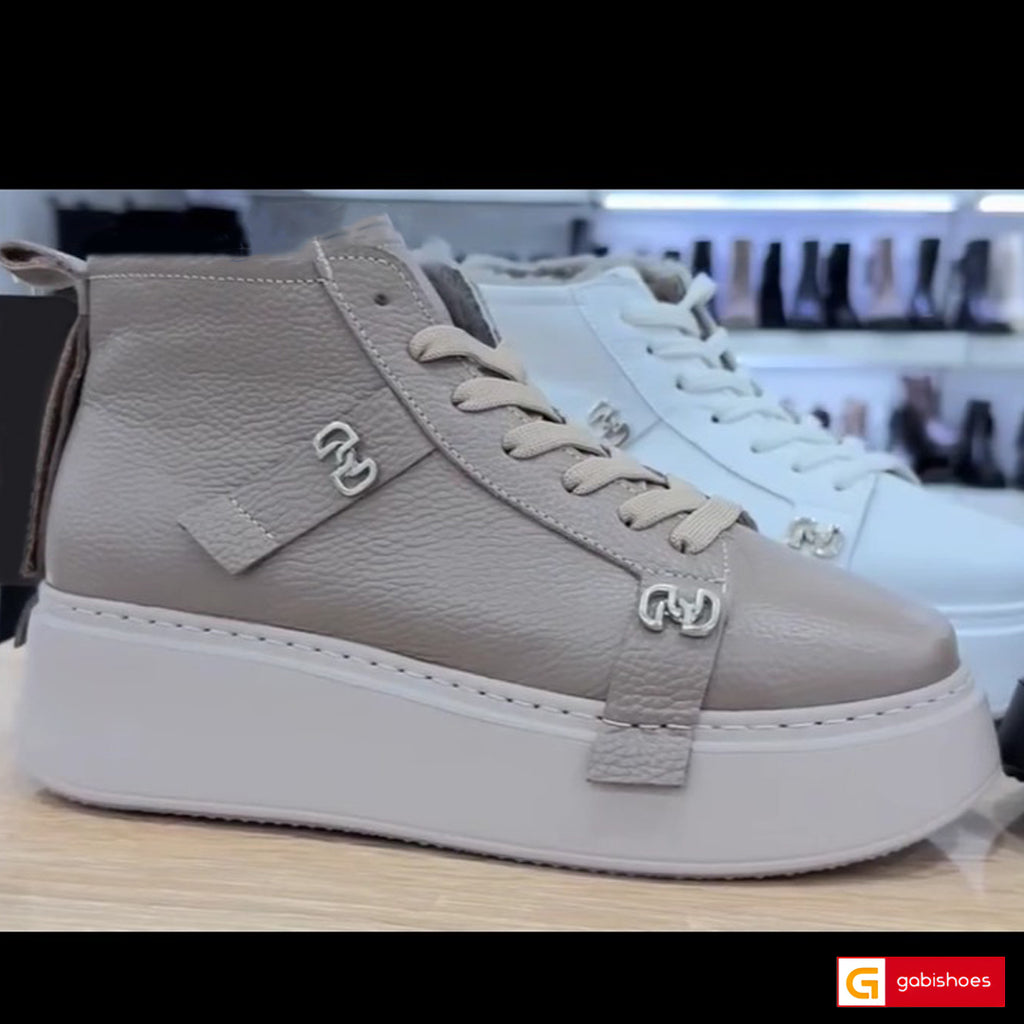 Ghete Sport Dama Piele Naturala Taupe Lorena 4170-2
Material: Piele Naturala
Culoare: Taupe
Tip: Ghete
Stil: Sport
Caracteristici Ghetele sport piele naturala taupe
- Ghete piele naturala taupe , sistem de inchidere cu siret si fermoar( la cerere )
- Ghete sport cu burete special extra-confort
- Talpa taupe cusuta , brant interior cu burete special , mesina naturala  
- Inaltime talpa : 6 cm 
- Schimb gratuit
*Masuratori realizate pentru marimea 37. Ghetele sunt confectionate din piele