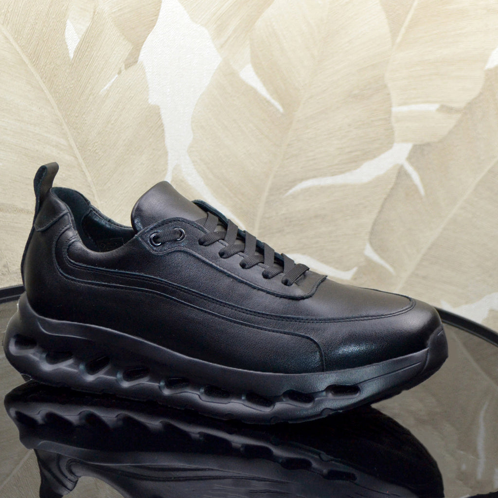 Pantofi Sport Piele Naturala Neagra Gabriel 3687-2
Material: Piele Naturala
Culoare: Neagra
Tip: Pantofi
Stil: Sport
Caracteristici Pantofi sport piele naturala neagra
- Pantofi piele naturala sistem de inchidere cu siret 
- Pantofi sport cu burete special extra-confort
- Talpa negru cu alb cusuta , brant interior cu burete special , mesina naturala  
- Inaltime talpa : 3 cm 
- Schimb gratuit
*Masuratori realizate pentru marimea 41.
Pantofii sunt confectionatii din piele de calita