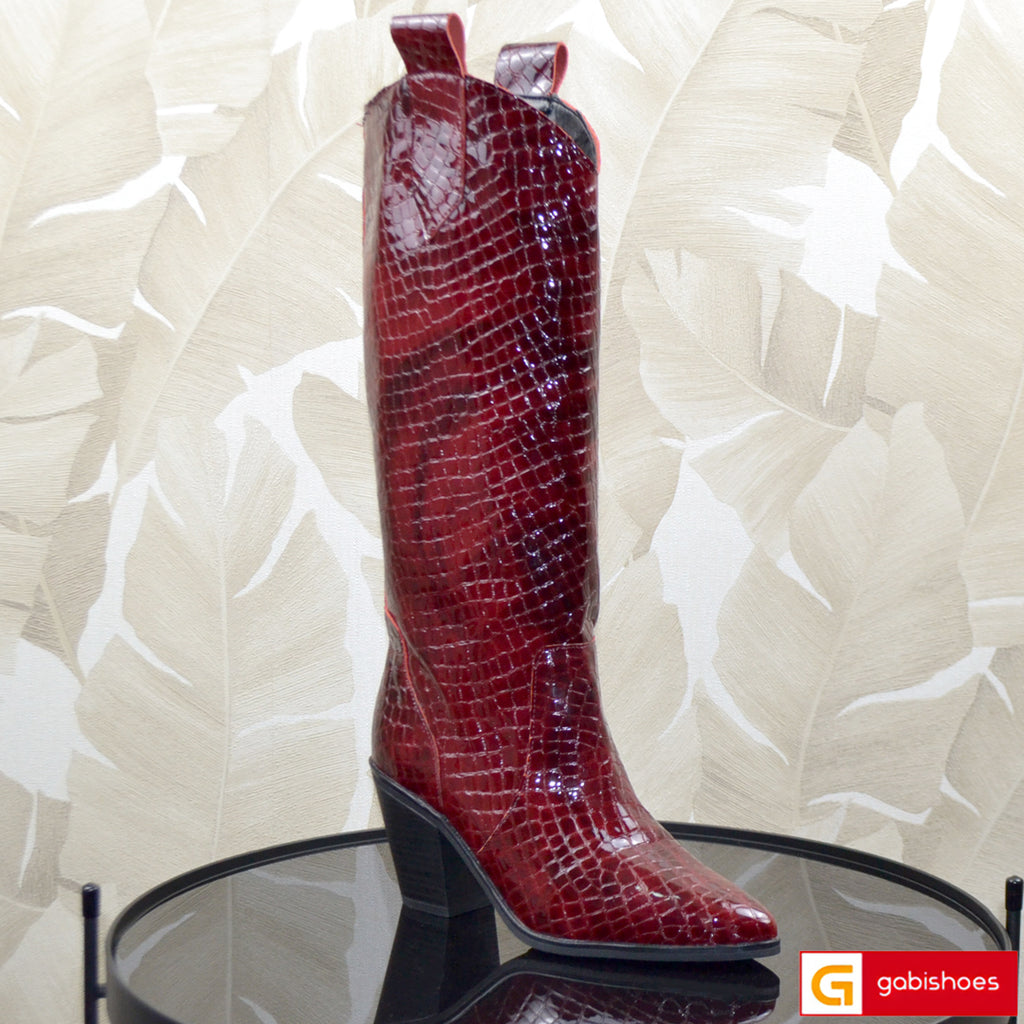 -Material: Piele Naturala 
-Culoare: Bordo cu negru
-Tip: Cizme 
-Stil: Vrei sa adaugi un touch glam tinutei tale? Atunci cu siguranta aceste ciocate sunt alegerea perfecta!
- Cizme piele naturala cu model bordo cu negru lacuit  , pulpa sus 37 cm
- Cizme cu fermoar, Toc inaltime 8 cm 
- Talpa negra, varf ascutit, brant interior cu burete special, mesina naturala si material textil negru {blanita} ,la cerere mesina naturala complet +30 lei
- Schimb gratuit 
* Masuratori realiza
