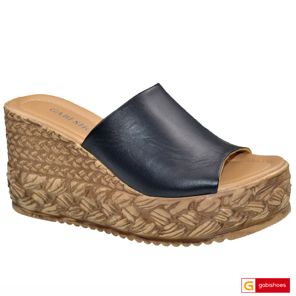 Sandale Dama Piele Naturala Neagra Gabi Shoes 233 &nbsp; &nbsp; &nbsp; &nbsp; &nbsp; &nbsp; &nbsp; &nbsp; &nbsp; &nbsp; &nbsp; &nbsp; &nbsp; &nbsp; &nbsp; &nbsp; &nbsp; &nbsp; &nbsp; &nbsp; &nbsp; &nbsp; &nbsp; &nbsp; &nbsp; &nbsp; &nbsp; &nbsp; &nbsp;-Material: Piele Naturala&nbsp;
-Culoare: Neagra
-Tip: Papuci
-Stil: Confort

- Papuci piele naturala neagra cu elastic pe interior
- Papuci cu burete special extra-confort
- Talpa Bej , brant interior cu burete special mesina naturala
- Inaltime toc : 9,5 cm
