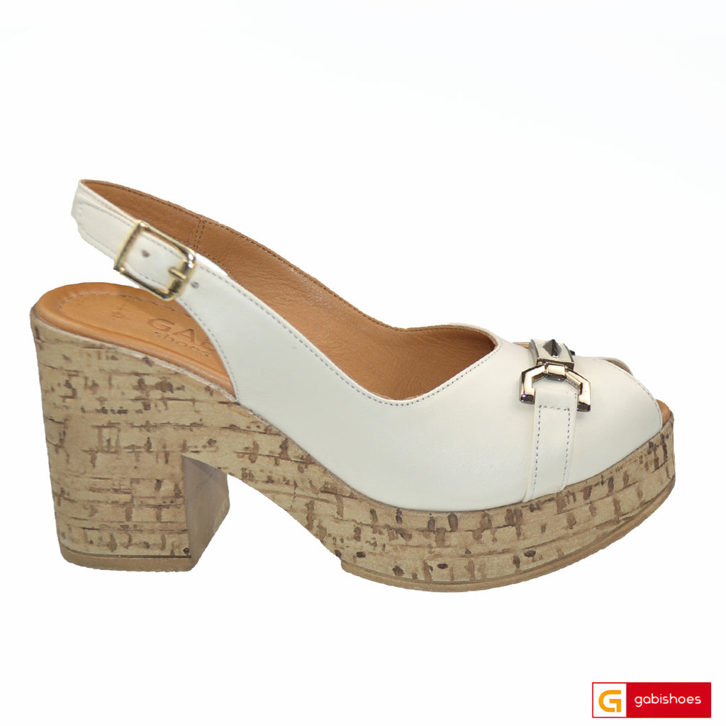 &nbsp;)-Material: Piele Naturala&nbsp;
-Culoare: Bej
-Tip: Sanda
-Stil: Confort

- Sanda piele naturala bej ,sistem de inchidere cu catarama
- Sanda cu burete special extra-confort&nbsp;
- Talpa bej , varf rotund, brant interior cu burete special mesina naturala&nbsp;
- Inaltime toc: 11 cm , talpa usoara&nbsp;
- Schimb gratuit
*Masuratori realizate pentru marimea 37 trebuie cumparat cu un numar mai mare sa vina bine in picior (pentru nr.35trebuie 36:pentru numarul36 trebuie nr.37:pentru numarul37 trebuie nr