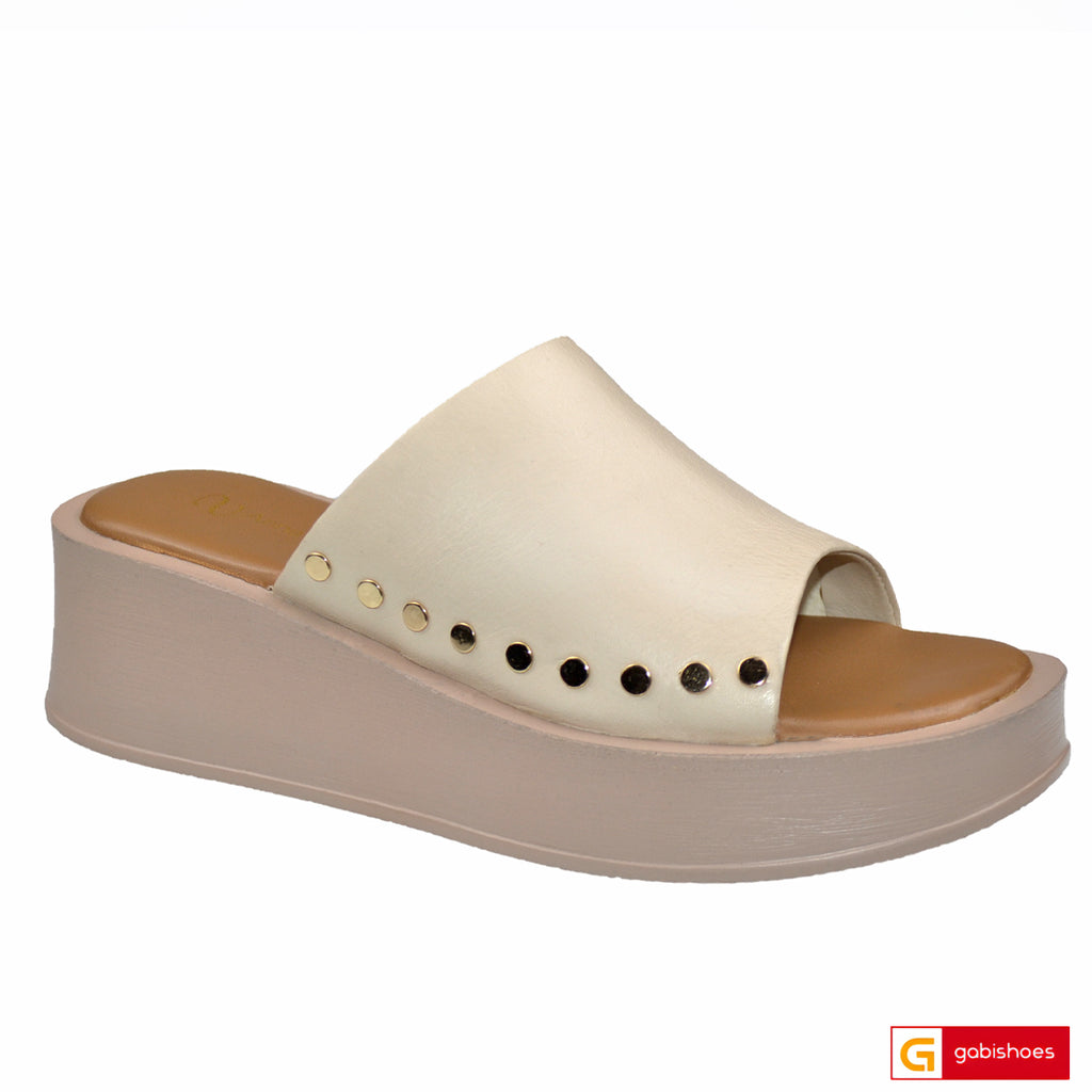 Sandale Dama Piele Naturala Bej Gabinna 202 &nbsp; &nbsp; &nbsp; &nbsp; &nbsp; &nbsp; &nbsp; &nbsp; &nbsp; &nbsp; &nbsp; &nbsp; &nbsp; &nbsp; &nbsp; &nbsp; &nbsp; &nbsp; &nbsp; &nbsp; &nbsp; &nbsp; &nbsp; &nbsp; &nbsp; &nbsp; &nbsp; &nbsp; &nbsp; &nbsp; &nbsp; &nbsp; &nbsp; &nbsp; &nbsp; &nbsp;-Material: Piele Naturala&nbsp;
-Culoare: Bej
-Tip: Sandale
-Stil: Confort

- Sandale piele naturala bej cu elastic pe interior
- Sandale cu burete special extra-confort
- Talpa Bej , brant interior cu burete special 