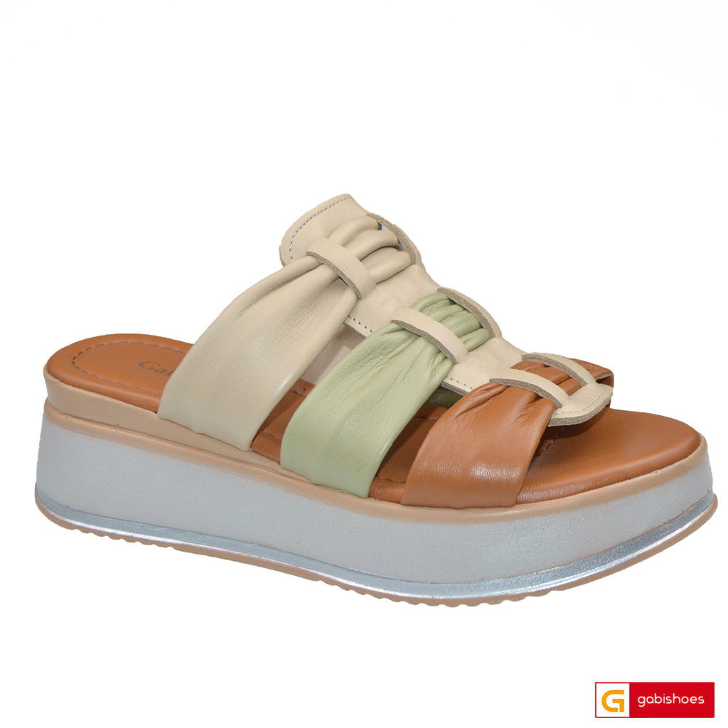 Material: Piele Naturala&nbsp;
Culoare: Multicolora
Tip: Papuc
Stil: Casual

- Papuci piele naturala bej cu maro si verde
- Papuci cu burete special extra-confort
- Talpa bej, varf rotund, brant interior cu burete special, mesina naturala maro&nbsp;
- Inaltime toc : 5 cm&nbsp;
- Schimb gratuit&nbsp;
* Masuratori realizate pentru marimea 37