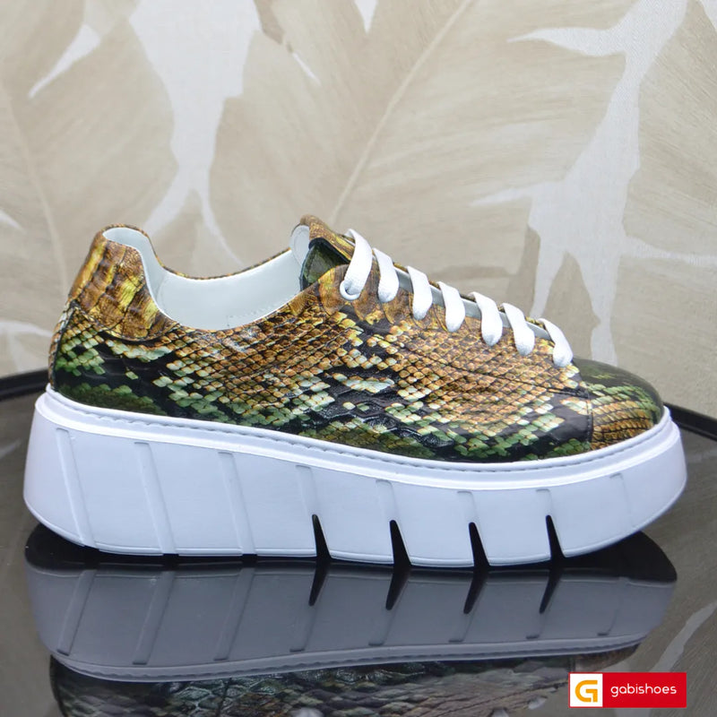 Material: Piele Naturala
Culoare: Verde cu multicolor
Tip: Pantofi
Stil: Sport
Caracteristici Pantofi sport piele naturala verde cu imprimeu multicolor
- Pantofi piele naturala verde ,sistem de inchidere cu siret&nbsp;
- Pantofi sport cu burete special extra-confort
- Talpa alba cusuta, brant interior cu burete special , mesina naturala alba
- Inaltime talpa : 6 cm ,calapod comod
- Schimb gratuit
*Masuratori realizate pentru marimea 37.

Pantofii&nbsp;sunt confectionatii din piele de calitate superioara.

T