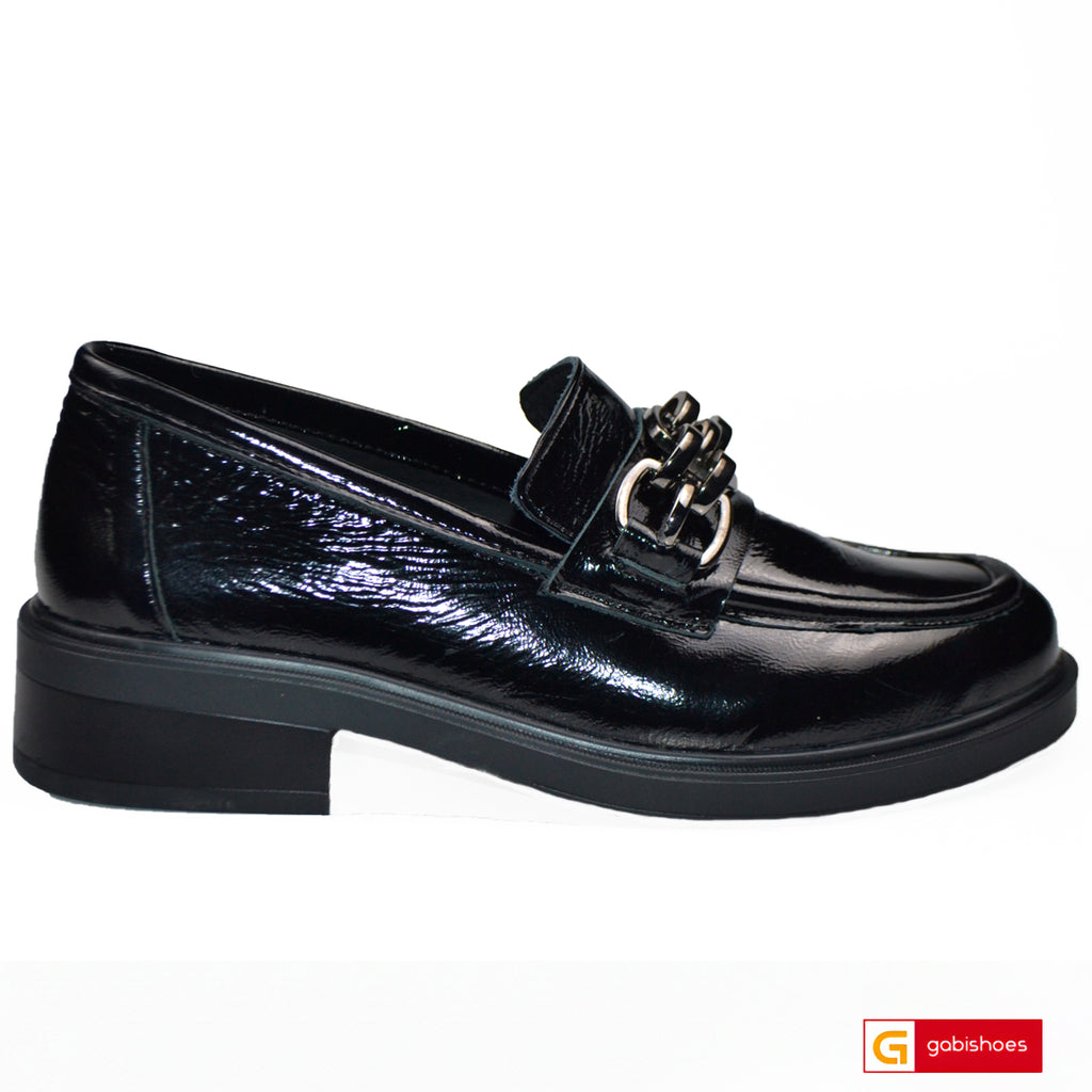 Material: Piele Naturala Lacuita
Culoare: Neagra
Tip: Pantofi&nbsp;
Stil: Casual

- Pantofi piele naturala neagra
- Pantofi cu ornament argintiu
- Talpa neagra&nbsp;
- Interior brant cu burete special, mesina naturala&nbsp;
- Talpa inaltime 3,5 cm toc, talpa usoara
- Schimb&nbsp; gratuit
&nbsp;36 = 23,8cm; 37 = 24,5cm; 38 = 25,2 cm; 39 = 25,9cm; 40 = 26,6 cm
* Masuratori realizează pentru marimea 37