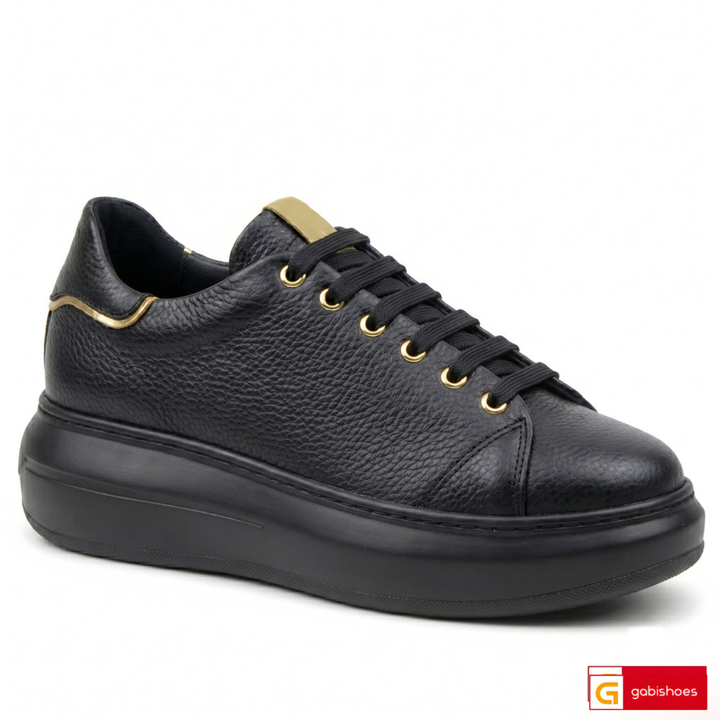 Pantofi Casual Dama Piele Naturala Negru cu Auriu Lorena 3903-8

Material: Piele Naturala
Culoare: Negru cu Auriu
Tip: Pantofi
Stil: Sport
Caracteristici Pantofi sport piele naturala aurie cu piele naturala neagra
- Pantofi piele naturala neagra , sistem de inchidere cu siret&nbsp;
- Pantofi sport cu burete special extra-confort
- Talpa neagra cusuta , brant interior cu burete special , mesina naturala&nbsp;&nbsp;
- Inaltime talpa : 5 cm&nbsp;
- Schimb gratuit
*Masuratori realizate pentru marimea 37.

Panto