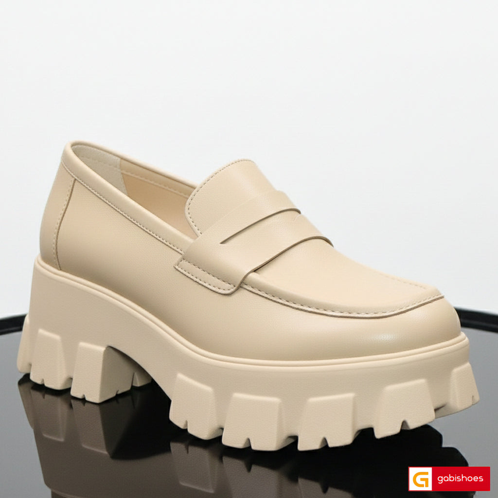 Material: Piele Naturala
Culoare: Bej
Tip: Pantofi&nbsp;
Stil: Casual

- Pantofi piele naturala bej
- Pantofi cu burete special extra-confort
- Talpa bej ,material poliuretan, varf rotunt, brant interior cu burete special , mesina naturala&nbsp;
- Inaltime talpa : 6 cm&nbsp;
- Schimb gratuit&nbsp;*Masuratori realizate pentru marimea 37