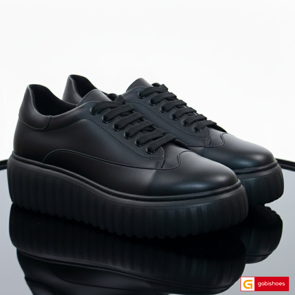 Material: Piele Naturala
Culoare: Neagra
Tip: Pantofi
Stil: Casual

- Pantofi piele naturala neagra , pantofi cu siret&nbsp;
- Pantofi cu burete special extra-confort
- Talpa neagra cusuta&nbsp; , varf rotunt, brant interior cu burete special , mesina naturala
- Inaltime talpa : 5.5 cm in spate si 5 cm in fata, talpa usoara , Spuma ,talpa usoara 35=22,9cm:36=23,6cm:37=24,3cm:38=25,2cm:39=25,7:40=26,4cm
*Masuratori realizate pentru marimea 37