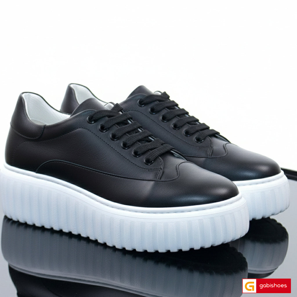 Material: Piele Naturala
Culoare: Neagra
Tip: Pantofi
Stil: Casual

- Pantofi piele naturala neagra , pantofi cu siret&nbsp;
- Pantofi cu burete special extra-confort
- Talpa alba&nbsp; , varf rotunt, brant interior cu burete special , mesina naturala
- Inaltime talpa : 5.5 cm in spate si 5 cm in fata, talpa usoara , Spuma ,talpa usoara 35=22,9cm:36=23,6cm:37=24,3cm:38=25,2cm:39=25,7:40=26,4cm
*Masuratori realizate pentru marimea 37