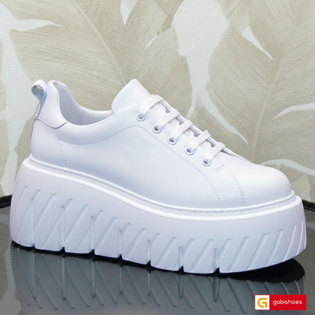 Pantofi Sport Dama Piele Naturala Alba Lorena 3876-3

Material: Piele Naturala
Culoare: Alba
Tip: Pantofi
Stil: Sport
Caracteristici Pantofi sport piele naturala alba
- Pantofi piele naturala alba , sistem de inchidere cu siret&nbsp;
- Pantofi sport cu burete special extra-confort
- Talpa alba cusuta , brant interior cu burete special , mesina naturala&nbsp;&nbsp;
- Inaltime talpa : 8 cm&nbsp;
- Schimb gratuit
*Masuratori realizate pentru marimea 37.

Pantofii sunt confectionati din piele de calitate superi