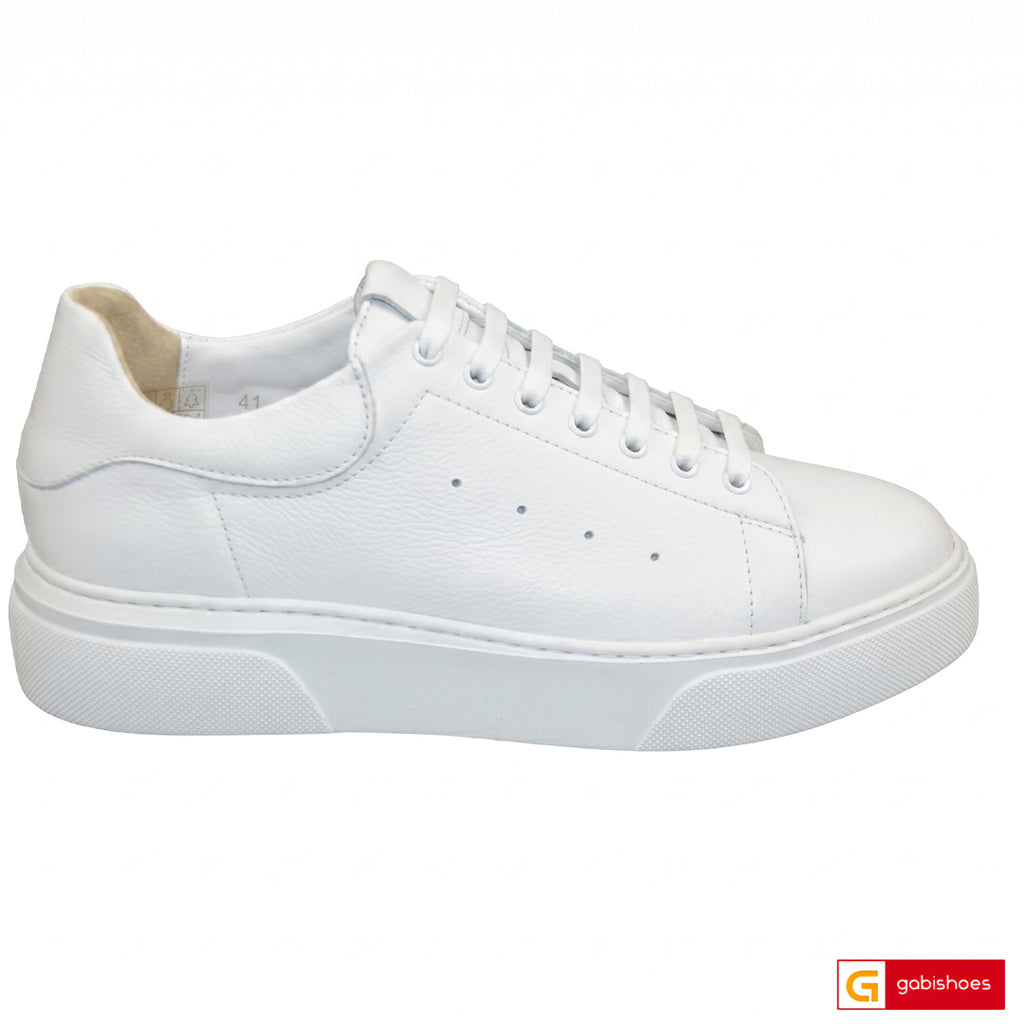 Material: Piele Naturala
Culoare: Alba
Tip: Pantofi
Stil: Casual

- Pantofi piele naturala alba
- Pantofi cu burete special extra-confort
- Talpa alba cusuta , varf rotunt, brant interior cu burete special , mesina naturala
- Inaltime talpa : 4 cm&nbsp;
*Masuratori realizate pentru marimea 41