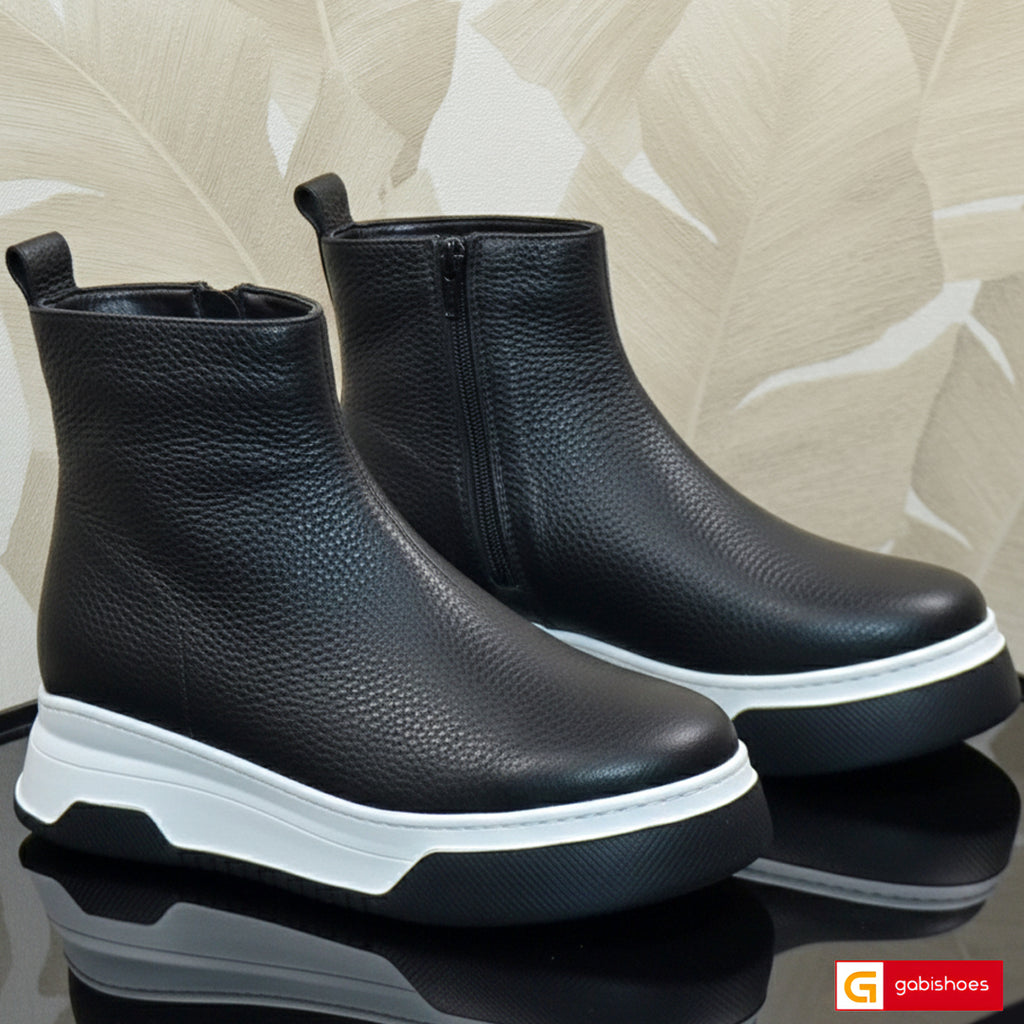 Material: Piele Naturala&nbsp;
Culoare Neagra
Tip: Ghete
Stil: Casual
Caracteristici Ghete casual dama piele natutala neagra
- Ghete piele naturala neagra
- Talpa negru cu alb cusuta , brant interior cu burete special mesina naturala si blanita&nbsp;
- Inaltime talpa : 4.5 cm
- Schimb gratuit :-Lacerere mesine naturala complet +35 lei
*Masuratori realizate pentru marimea 37.

Ghetele sunt confectionate din piele de calitate superioara.

Talpa ghetelelor din piele neagra este din spuma .

Aceste ghete pot fi