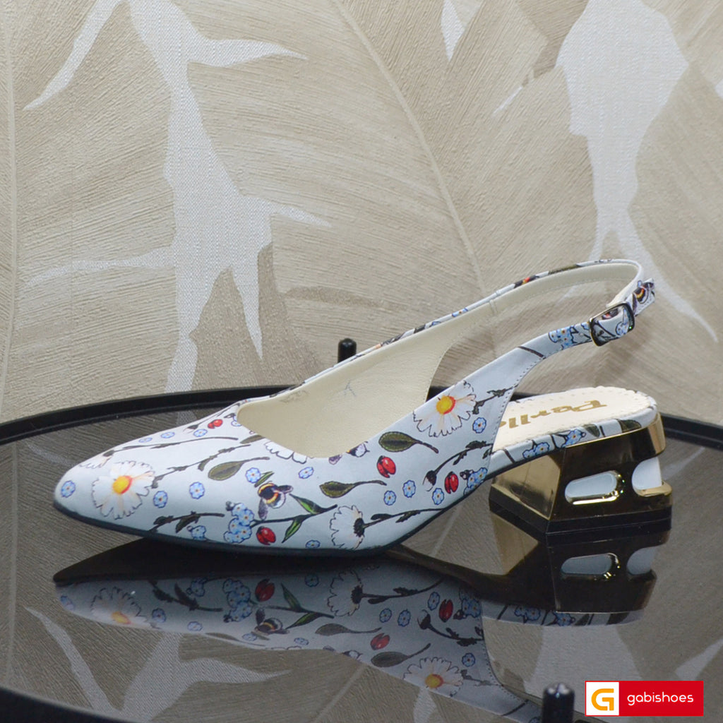 Material: Piele Naturala&nbsp;
Culoare: Multicolora
Tip: Sanda
Stil: Elegant

- Sandale piele naturala alb cu multioror
- Sandale cu burete special extra-confort
- Talpa bej , varf rotund , brant interior cu burete special , mesina naturala bej
- Inaltime toc: 4 cm, toc special si vopsit special in 2 culori&nbsp;
- Schimb gratuit&nbsp;
*Masuratori realizate pentru marimea 37