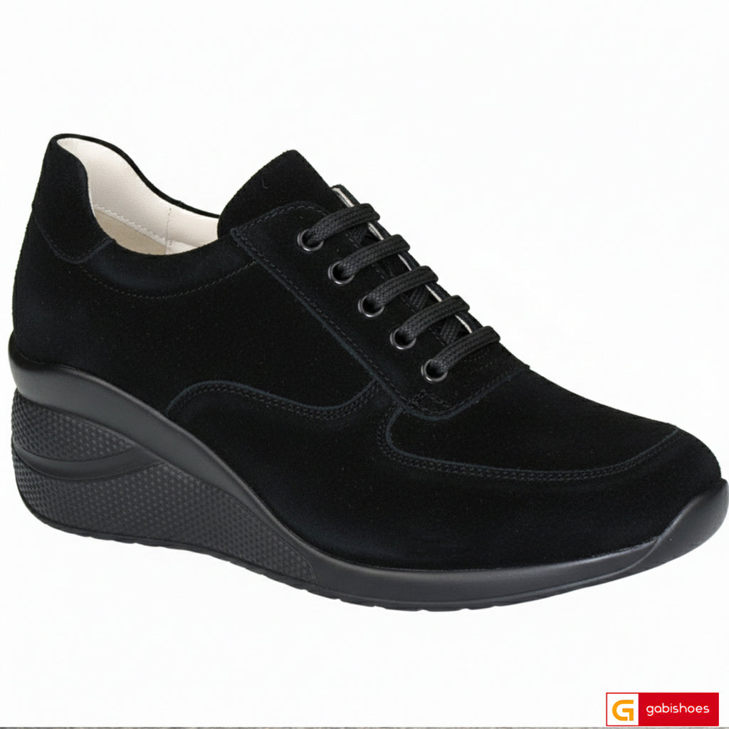 Material: Piele Naturala Intoarsa
Culoare: Neagra
Tip: Pantofi
Stil: Casual

- Pantofi piele naturala intoarsa neagra , pantofi cu siret&nbsp;
- Pantofi cu burete special extra-confort
- Talpa neagra , varf rotunt, brant interior cu burete special , mesina naturala bej&nbsp;
- Inaltime talpa : 6 cm , talpa usoara
*Masuratori realizate pentru marimea 37