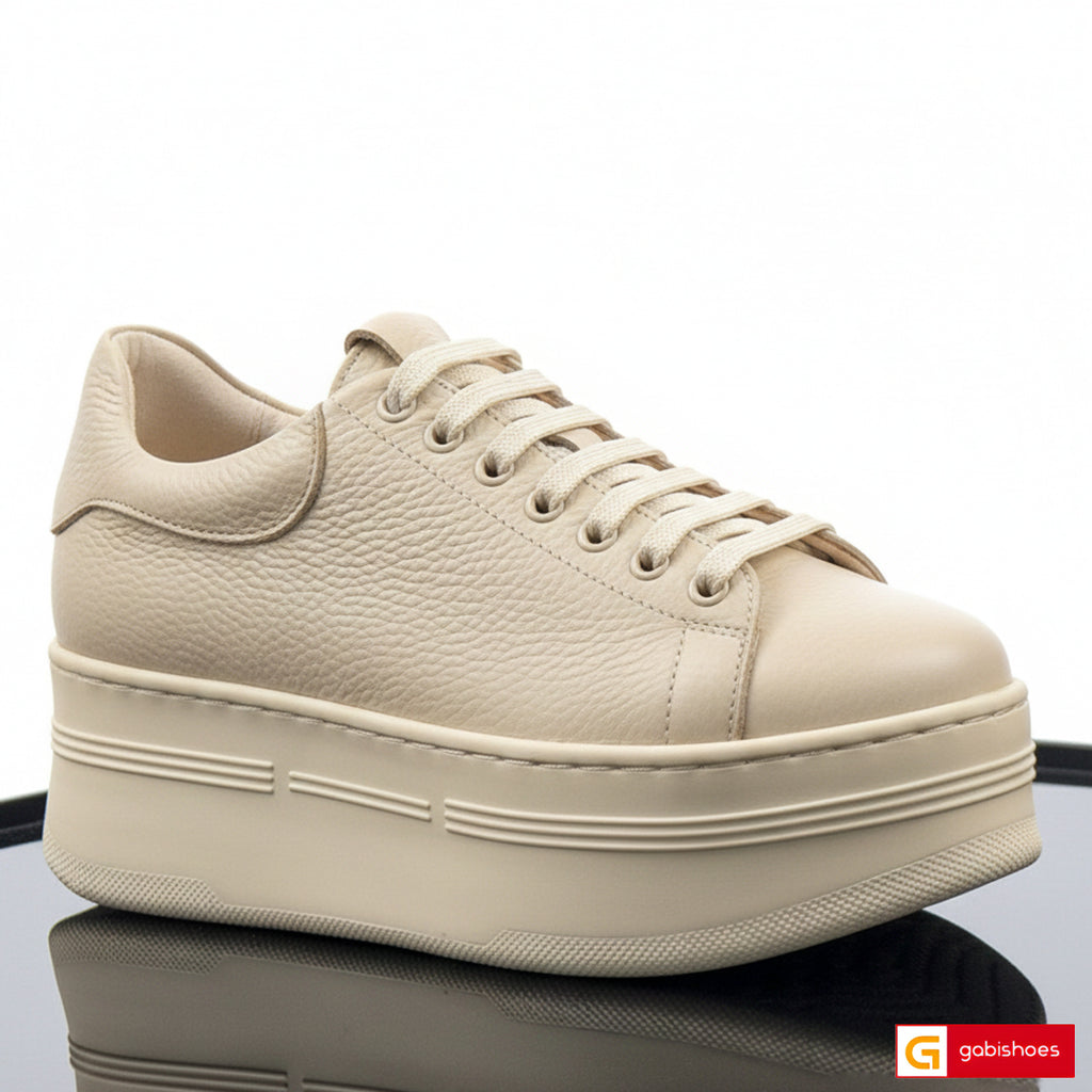 Pantofi Sport Dama Piele Naturala Alba Lorena 3071-8

Material: Piele Naturala
Culoare: Bej
Tip: Pantofi
Stil: Sport
Caracteristici Pantofi sport piele naturala bej
- Pantofi piele naturala bej cu siret&nbsp;
- Pantofi sport cu burete special extra-confort
- Talpa bej cusuta , brant interior cu burete special , mesina naturala&nbsp;&nbsp;
- Inaltime talpa : 5 cm&nbsp;
- Schimb gratuit
*Masuratori realizate pentru marimea 37.

Pantofii&nbsp;sunt confectionatii din piele de calitate superioara.

Talpa pantofi