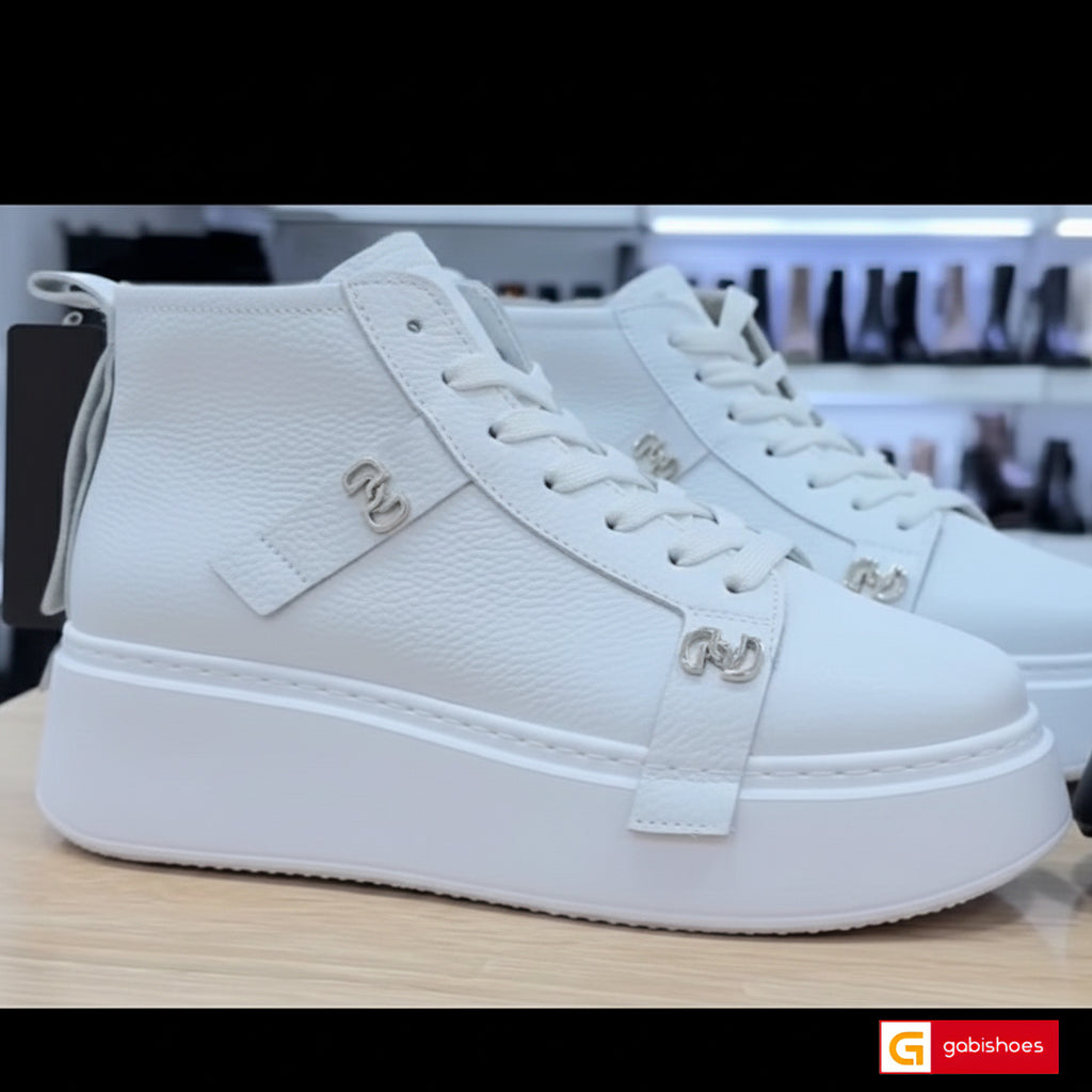 Ghete Sport Dama Piele Naturala Alba Lorena 4170-3

Material: Piele Naturala
Culoare: Alba
Tip: Ghete
Stil: Sport
Caracteristici Ghetele sport piele naturala alba
- Ghete piele naturala alba , sistem de inchidere cu siret si fermoar( la cerere )
- Ghete sport cu burete special extra-confort
- Talpa alba cusuta , brant interior cu burete special , mesina naturala&nbsp;&nbsp;
- Inaltime talpa : 6 cm&nbsp;
- Schimb gratuit
*Masuratori realizate pentru marimea 37. Ghetele&nbsp;sunt confectionate din piele de ca