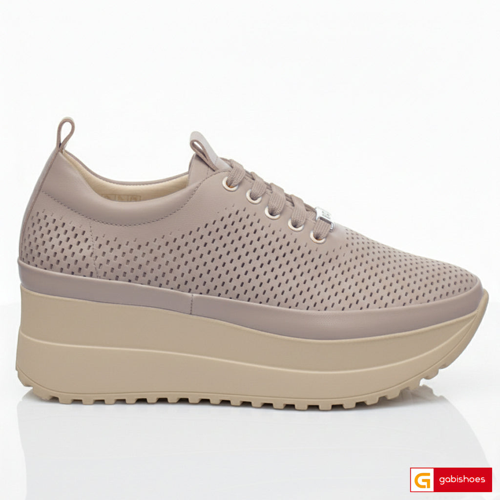Pantofi Sport Dama Piele Naturala Taupe Lorena 3331-5

Material: Piele Naturala
Culoare: Taupe
Tip: Pantofi
Stil: Sport
Caracteristici Pantofi sport piele naturala taupe cu model gaurele si piele naturala taupe :
- Pantofi piele naturala taupe se inchide cu siret
- Pantofi sport cu burete special extra-confort
- Talpa bej , brant interior cu burete special , mesina naturala&nbsp;&nbsp;
- Inaltime talpa : 5,5 cm&nbsp;
- Schimb gratuit
*Masuratori realizate pentru marimea 37.

Pantofii&nbsp;sunt confectionati
