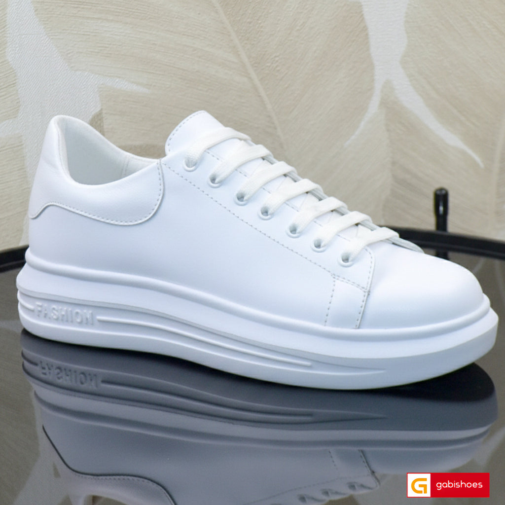 Material: Piele Naturala&nbsp;
Culoare: Alba
Tip: Pantofi
Stil: Casual

- Pantofi piele naturala alba&nbsp;
- Pantofi cu burete special extra-confort
- Talpa alba , varf rotunt, brant interior cu burete special , mesina naturala&nbsp; bej
- Inaltime talpa : 4,5 cm in spate si 3 cm in fata ,talpa&nbsp; foarte usoara&nbsp;
- Schimb gratuit
*Masuratori realizate pentru marimea 37