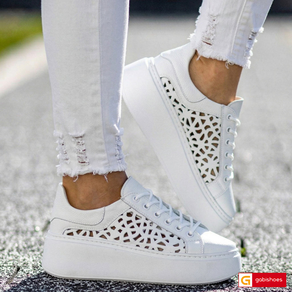 Pantofi Sport Dama Piele Naturala Alba Lorena 3343-11

Material: Piele Naturala
Culoare: Alba
Tip: Pantofi
Stil: Sport
Caracteristici: Pantofi sport piele naturala alba&nbsp;
- Pantofi piele naturala alba ,&nbsp; sistem de inchidere cu siret&nbsp;
- Pantofi sport cu burete special extra-confort
- Talpa&nbsp;alba cusuta , brant interior cu burete special , mesina naturala&nbsp;&nbsp;
- Inaltime talpa : 5.5 cm&nbsp;
- Schimb gratuit
*Masuratori realizate pentru marimea 37.

Pantofii sunt confectionati din pie