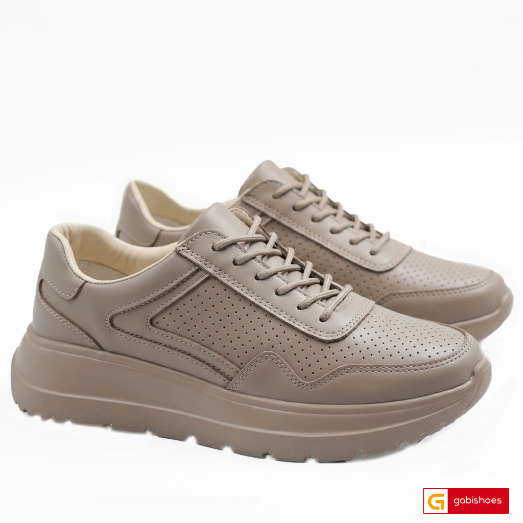 Pantofi Sport Dama Piele Taupe Naturala Lorena 4365-2

Material: Piele Naturala
Culoare: Taupe
Tip: Pantofi
Stil: Sport
Caracteristici Pantofi sport piele naturala taupe cu model gaurele
- Pantofi piele naturala taupe , sistem de inchidere cu siret&nbsp;
- Pantofi sport cu burete special extra-confort
- Talpa taupe , brant interior cu burete special , mesina naturala&nbsp;&nbsp;
- Inaltime talpa : 4,5 cm&nbsp;
- Schimb gratuit
*Masuratori realizate pentru marimea 37.

Pantofii&nbsp;sunt confectionatii din p
