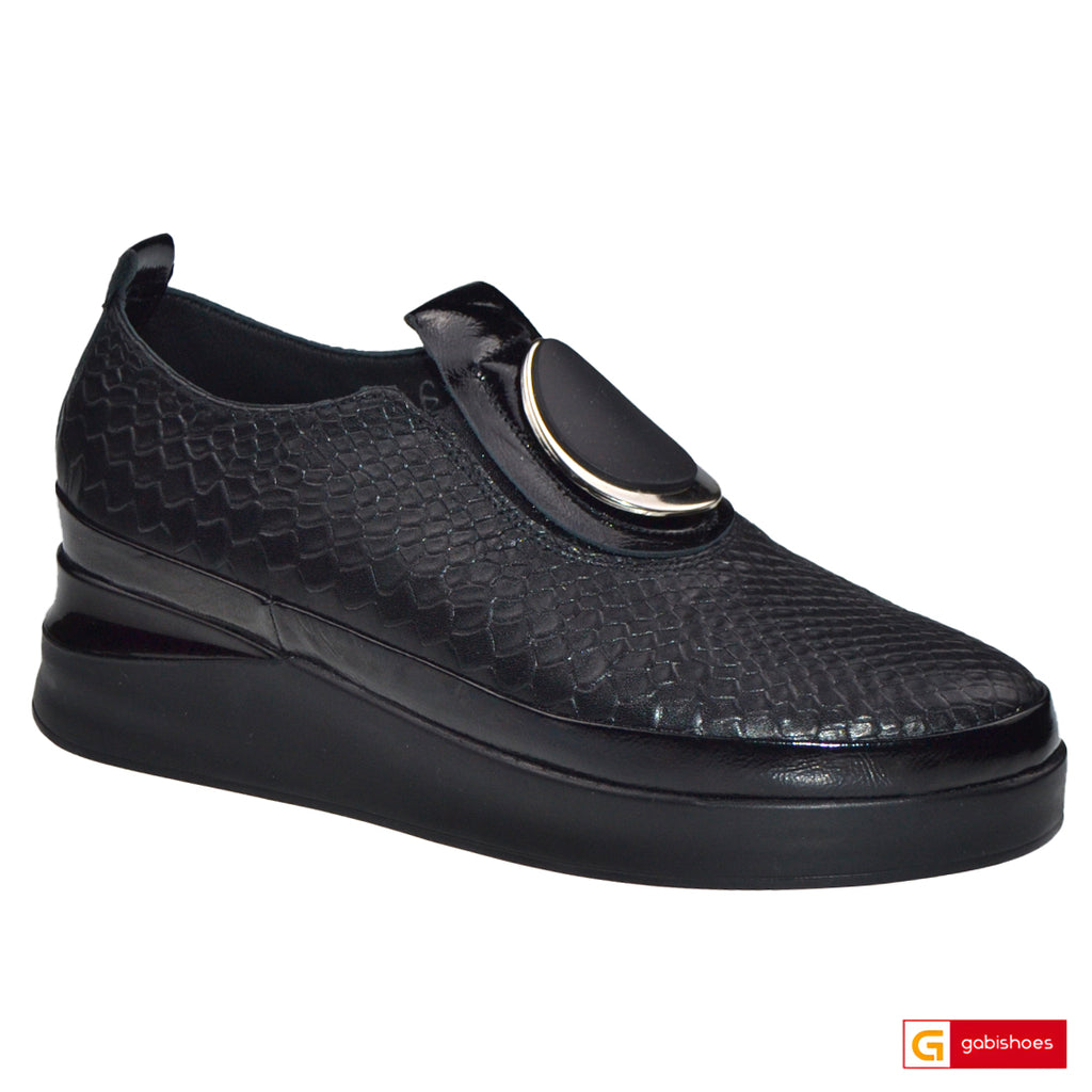 Material: Piele Naturala
Culoare: Neagra
Tip: Pantofi&nbsp;
Stil: Casual 4001-3

- Pantofi piele naturala neagra cu model , ormament negru cu argintiu
- Talpa neagra ,inchidere cu elastic
- Interior brant cu burete special, mesina naturala&nbsp;
- Talpa inaltime 4 cm toc, talpa usoara
- Schimb&nbsp; gratuit
* Masuratori realizează pentru marimea 37