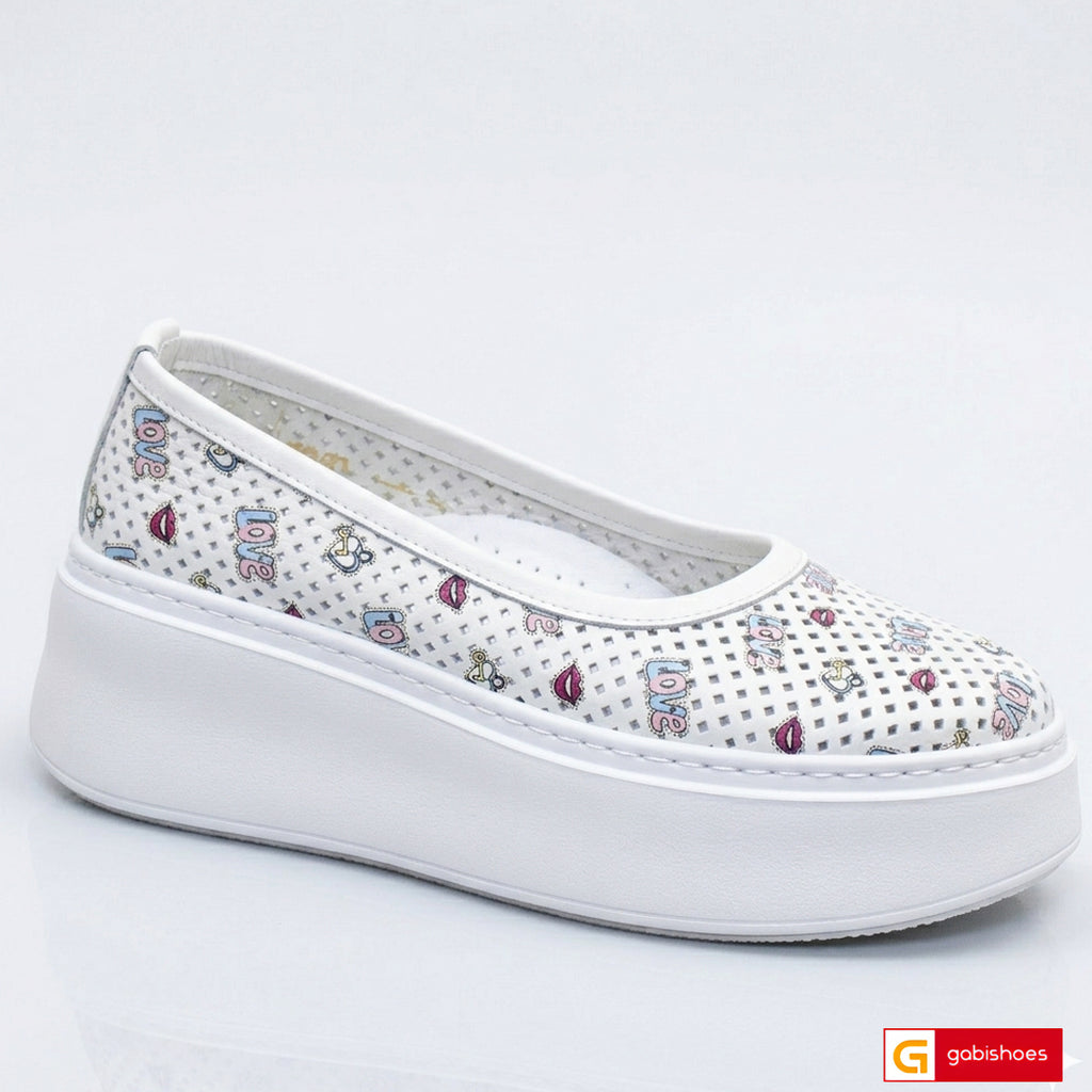 Material: Piele Naturala&nbsp;
Culoare:Multicolora
Tip: Pantofi&nbsp;
Stil: Balerini&nbsp;
Caracteristici: balerini dama piele natutala taupe cu model si cu imprimeu gaurele
- Balerini piele naturala multicolora
- Balerini cu burete special extra-confort
- Talpa alba cusuta , brant interior cu burete special mesina naturala&nbsp;
- Inaltime talpa : 6 cm
- Schimb gratuit
*Masuratori realizate pentru marimea 37.

Balerinii sunt confectionati din piele de calitate superioara.

Talpa balerinilor din piele natur