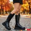 Material: Piele Naturala&nbsp;
Culoare: Neagra&nbsp;&nbsp;
Tip: Bocanci Dama&nbsp;
Stil: Casual&nbsp;

- Bocanci piele naturala negru box
- Bocanci cu fermoar si siret,&nbsp;
- Talpa neagra , varful rotund&nbsp;&nbsp;
- Inaltime: 28 cm de la talpa in sus, talpa 5 cm&nbsp;
- Interior material textil si mesina naturala neagra, la cerere mesina naturala completa +30 lei
* Masuratori realizate pentru marimea 37