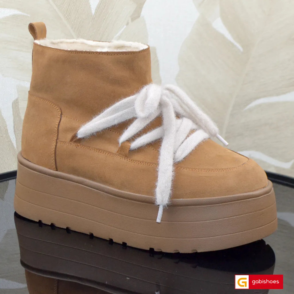 Material: Piele Naturala Intoarsa&nbsp;
Culoare: Coniac
Tip: Ghete
Stil: Casual

- Ghete piele naturala intoarsa maro coniac
- Ghete tubulare&nbsp;
- Talpa maro&nbsp;
- Interior brant cu burete special, la alegere:&nbsp; blanita&nbsp; naturala bej ( lina )
- Talpa inaltime 7 cm , talpa din material foarte usor ( spuma maro )
- Schimb&nbsp; gratuit
* Masuratori realizează pentru marimea 37