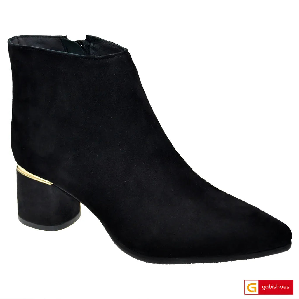 Material: Piele Naturala Intoarsa
Culoare: Neagra
Tip: Ghete
Stil: Office

- Ghete piele naturala intoarsa neagra
- Ghete cu fermoar&nbsp;&nbsp;
- Talpa neagra&nbsp;
- Interior brant cu burete special, la alegere: mesina naturala neagra si blanita sintetica neagra ,mesina naturala complet +35 lei
- Toc inaltime 6 cm&nbsp;
- Schimb&nbsp; gratuit