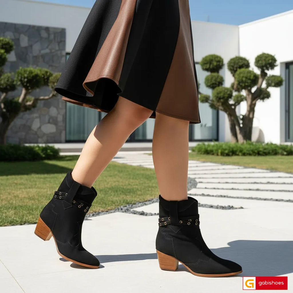 -Material: Piele Naturala Intoarsa
-Culoare: Neagra
-Tip: Ghete
-Stil: Ciocate

- Ghete piele naturala intoarsa Neagra
- Ghete fara fermoar, Toc inaltime 4 cm
- Talpa maro , varf ascutit, brant interior cu burete special, mesina naturala&nbsp;
- Schimb gratuit ,calapod comod
* Masuratori realizate pentru marimea 37