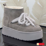 Material: Piele Naturala Intoarsa&nbsp;
Culoare: Taupe
Tip: Ghete
Stil: Casual

- Ghete piele naturala intoarsa taupe
- Ghete tubulare&nbsp;
- Talpa taupe
- Interior brant cu burete special, la alegere:&nbsp; blanita&nbsp; naturala bej ( lina )
- Talpa inaltime 7 cm , talpa din material foarte usor ( spuma neagra )
- Schimb&nbsp; gratuit
* Masuratori realizează pentru marimea 37
