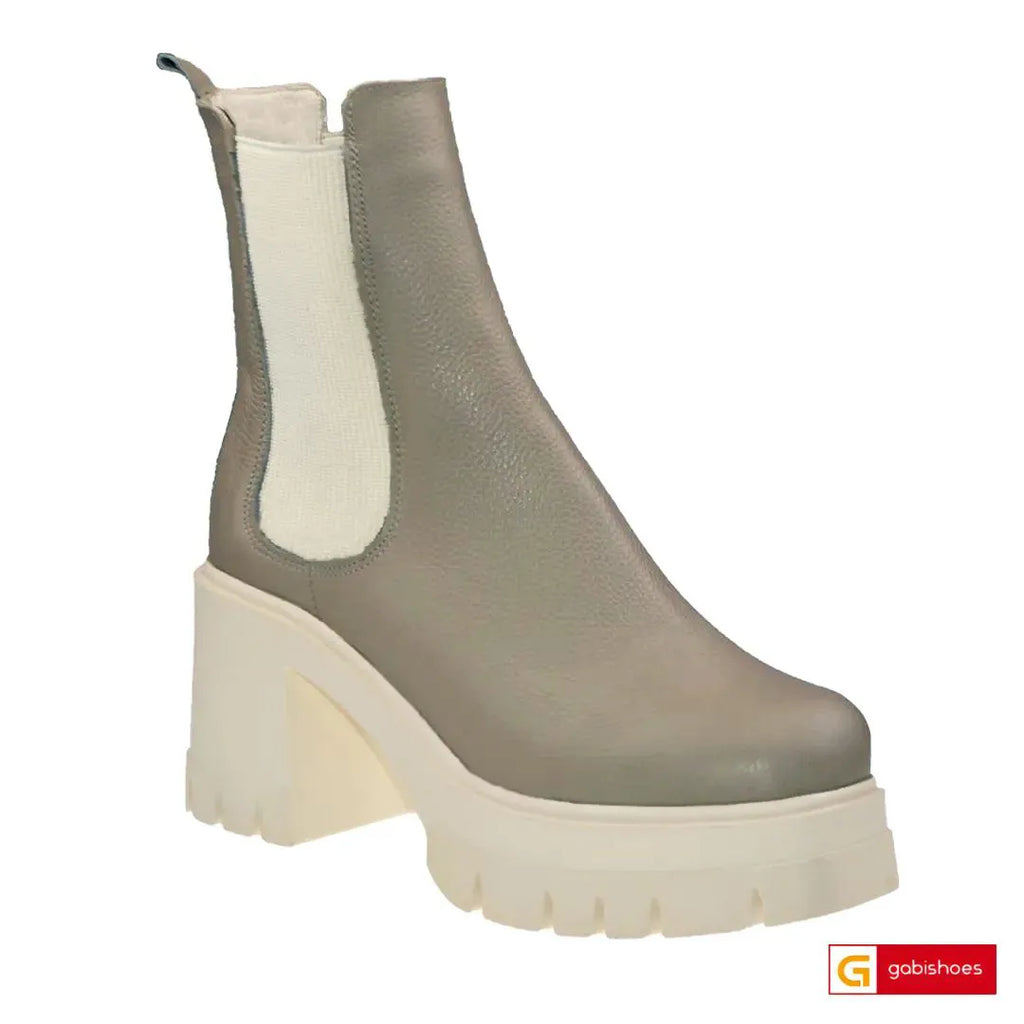 -Material: Piele Naturala&nbsp;
-Culoare: Taupe
-Tip: Ghete&nbsp;
-Stil: Casual

- Ghete piele naturala taupe
- Ghete cu elastic, Toc inaltime 9 cm : masina naturala complet +35 lei
- Talpa bej , varf rotund , brant interior cu burete special, mesina naturala si blanita (mesina naturala complet +35 lei)
- Schimb gratuit :&nbsp;
* Masuratori realizate pentru marimea 37