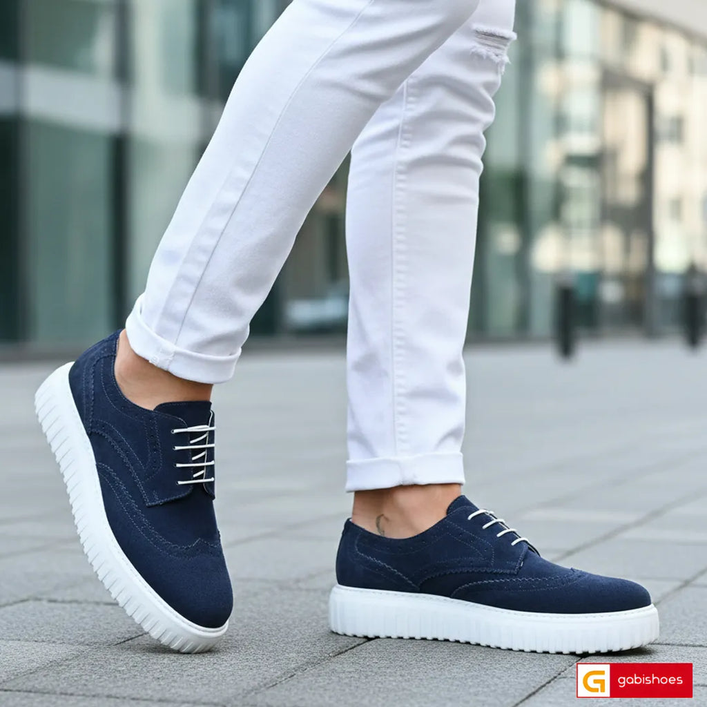 Material: Piele naturala Intoarsa
Culoare: Bleumarin
Tip: Pantofi Barbat
Stil: Sport

- Pantofi din piele naturala intoarsa bleumarin
- Pantofi bleumarin cu siret
- Talpa alba cusuta , varf rotund
- Pantofi sport cu piele intoarsa ,talpa foarte usoara spuma
- Schimb colet gratuit