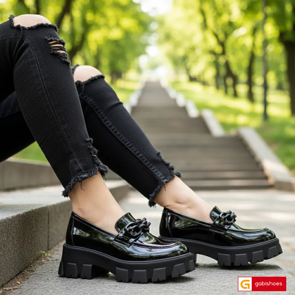 Material: Piele Naturala Lacuita
Culoare: Neagra
Tip: Pantofi&nbsp;
Stil: Casual

- Pantofi piele naturala neagra
- Pantofi cu ornament&nbsp;
- Talpa neagra&nbsp;
- Interior brant cu burete special, mesina naturala&nbsp;
- Talpa inaltime 7.5 cm toc, talpa usoara
- Schimb&nbsp; gratuit
33=21.8 "34=22,3 cm: 35 = 23 cm; 36 = 23,8cm; 37 = 24,5cm; 38 = 25,2 cm; 39 = 25,9cm; 40 = 26,6 cm
* Masuratori realizează pentru marimea 37