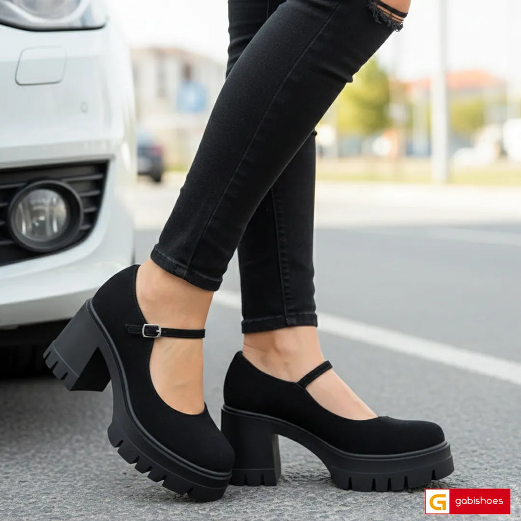 Material: Piele Naturala Intoarsa
Culoare: Neagra
Tip: Pantofi&nbsp;
Stil: Casual

- Pantofi piele naturala intoarsa neagra&nbsp;
- Pantofi cu catarama
- Talpa neagra&nbsp;
- Interior brant cu burete special, mesina naturala&nbsp;
- Talpa inaltime 7.5 cm toc, talpa usoara
Schimb gratuit

* Masuratori realizează pentru marimea 37

Acesta este un tabel propriu de mărimi.

Marime	34	35	36	37	38	39	40
Lungime Picior(CM)	22.3	23	23.8	24,5	25.2	25.9	26.6