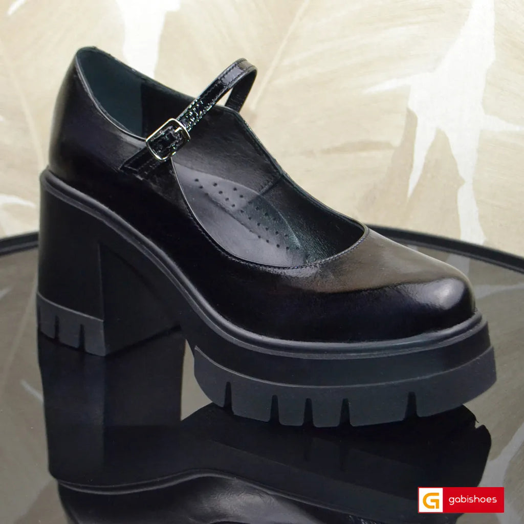 Material: Piele Naturala Lacuita
Culoare: Neagra
Tip: Pantofi&nbsp;
Stil: Casual

- Pantofi piele naturala lacuita neagra&nbsp;
- Pantofi cu catarama
- Talpa neagra&nbsp;
- Interior brant cu burete special, mesina naturala&nbsp;
- Talpa inaltime 7.5 cm toc, talpa usoara
Schimb gratuit

* Masuratori realizează pentru marimea 37

Acesta este un tabel propriu de mărimi.

Marime	34	35	36	37	38	39	40
Lungime Picior(CM)	22.3	23	23.8	24,5	25.2	25.9	26.6