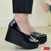 Material: Piele Naturala Lacuita
Culoare: Negru
Tip: Pantofi
Stil: Casual

- Pantofi piele naturala neagru lac cu ornament negru cu auriu
- Pantofi cu burete special extra-confort
- Talpa neagra , varf rotunt, brant interior cu burete special , mesina naturala bej - Inaltime talpa : 8,5 cm spate si 2,5 cm fata , talpa usoara
- Schimb gratuit
*Masuratori realizate pentru marimea 37