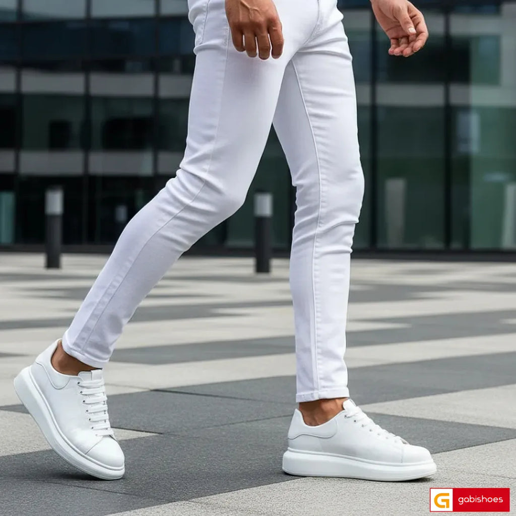 Material: Piele Naturala
Culoare: Alba
Tip: Pantofi
Stil: Sport
Caracteristici Pantofi sport piele naturala alba
- Pantofi piele naturala alba ,sistem de inchidere cu siret&nbsp;
- Pantofi sport cu burete special extra-confort
- Talpa alba cusuta, brant interior cu burete special , mesina naturala&nbsp;
- Inaltime talpa : 4,5 cm ,calapod comod
- Schimb gratuit
*Masuratori realizate pentru marimea 41.

Pantofii&nbsp;sunt confectionatii din piele de calitate superioara.

Talpa pantofilor sport din piele natur