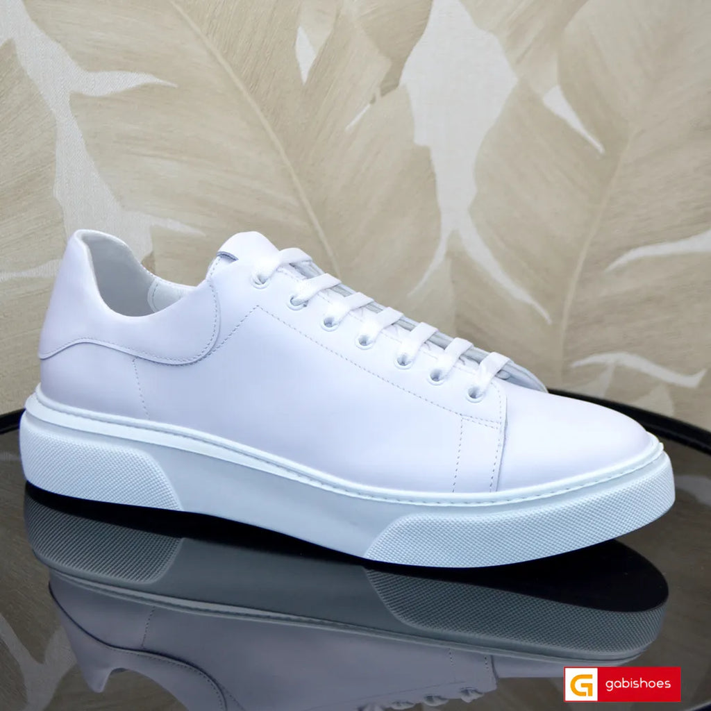 Pantofi Sport Piele Naturala Alba Gabriel 2032-4

Material: Piele Naturala
Culoare: Alba
Tip: Pantofi
Stil: Sport
Caracteristici Pantofi sport piele naturala alba
- Pantofi piele naturala sistem de inchidere cu siret&nbsp;
- Pantofi sport cu burete special extra-confort
- Talpa alba cusuta , brant interior cu burete special , mesina naturala&nbsp;&nbsp;
- Inaltime talpa : 4,5 cm&nbsp;
- Schimb gratuit
*Masuratori realizate pentru marimea 41.

Pantofii&nbsp;sunt confectionatii din piele de calitate superioar