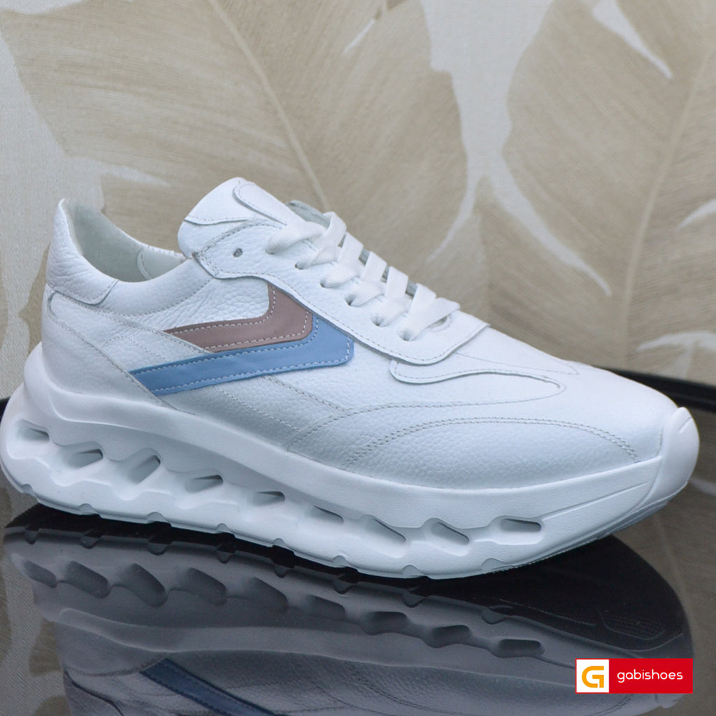 Pantofi Sport Piele Naturala Alba Lorena 4007-1

Material: Piele Naturala&nbsp;
Culoare: Alba
Tip: Pantofi
Stil: Sport
Caracteristici Pantofi sport piele naturala alba
- Pantofi piele naturala intoarsa neagra , sistem de inchidere cu siret&nbsp;
- Pantofi sport cu burete special extra-confort
- Talpa alba sport , brant interior cu burete special , mesina naturala&nbsp;&nbsp;
- Inaltime talpa : 4,5 cm&nbsp;
- Schimb gratuit
*Masuratori realizate pentru marimea 37.

Pantofii sunt confectionati din piele de ca