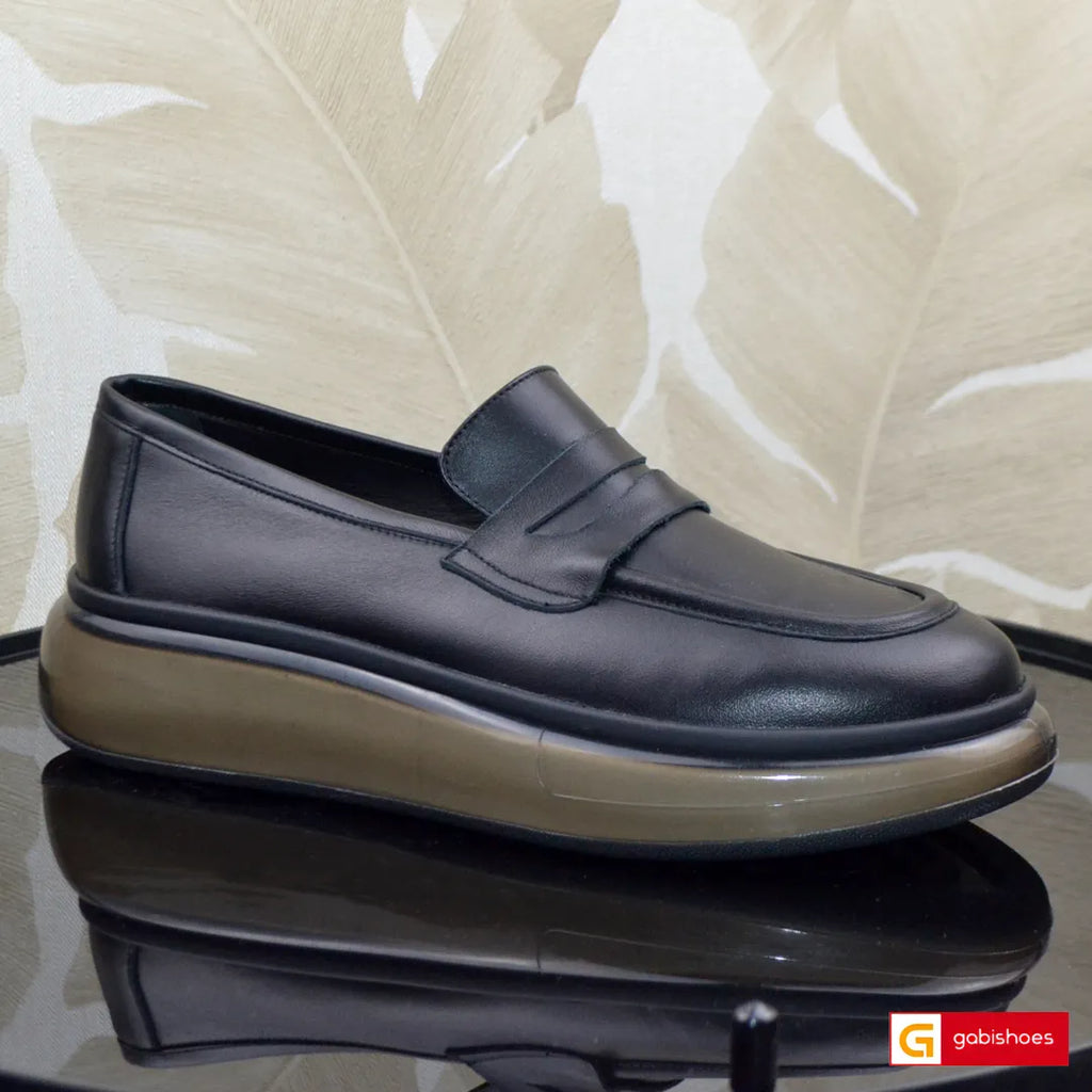 Pantofi Sport Piele Naturala Neagra Gabriel 4000-1

Material: Piele Naturala
Culoare: Neagra
Tip: Pantofi
Stil: Sport
Caracteristici Pantofi sport piele naturala neagra
- Pantofi piele naturala sistem de inchidere cu siret&nbsp;
- Pantofi sport cu burete special extra-confort
- Talpa negru cu alb cusuta , brant interior cu burete special , mesina naturala&nbsp;&nbsp;
- Inaltime talpa : 3 cm&nbsp;
- Schimb gratuit
*Masuratori realizate pentru marimea 41.

Pantofii&nbsp;sunt confectionatii din piele de calita