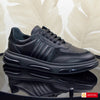 Material: Piele Naturala
Culoare: Neagra
Tip: Pantofi
Stil: Casual

- Pantofi piele naturala neagra cu model , pantofi cu siret
- Pantofi cu burete special extra-confort
- Talpa sport neagra , material usor, varf rotunt, brant interior cu burete special, mesina naturala&nbsp;
- Inaltime talpa : 3 cm spate si in fata 2 cm