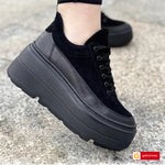 Pantofi Sport Piele Naturala Negra Gabriela 3983-3

Material: Piele Naturala
Culoare: Neagra
Tip: Pantofi
Stil: Sport
Caracteristici Pantofi sport piele naturala neagra si piele naturala intoarsa neagra
- Pantofi piele naturala sistem de inchidere cu siret&nbsp;
- Pantofi sport cu burete special extra-confort
- Talpa neagra cusuta , brant interior cu burete special , mesina naturala&nbsp;&nbsp;
- Inaltime talpa : 7 cm&nbsp;
- Schimb gratuit
*Masuratori realizate pentru marimea 37.

Pantofii&nbsp;sunt confec
