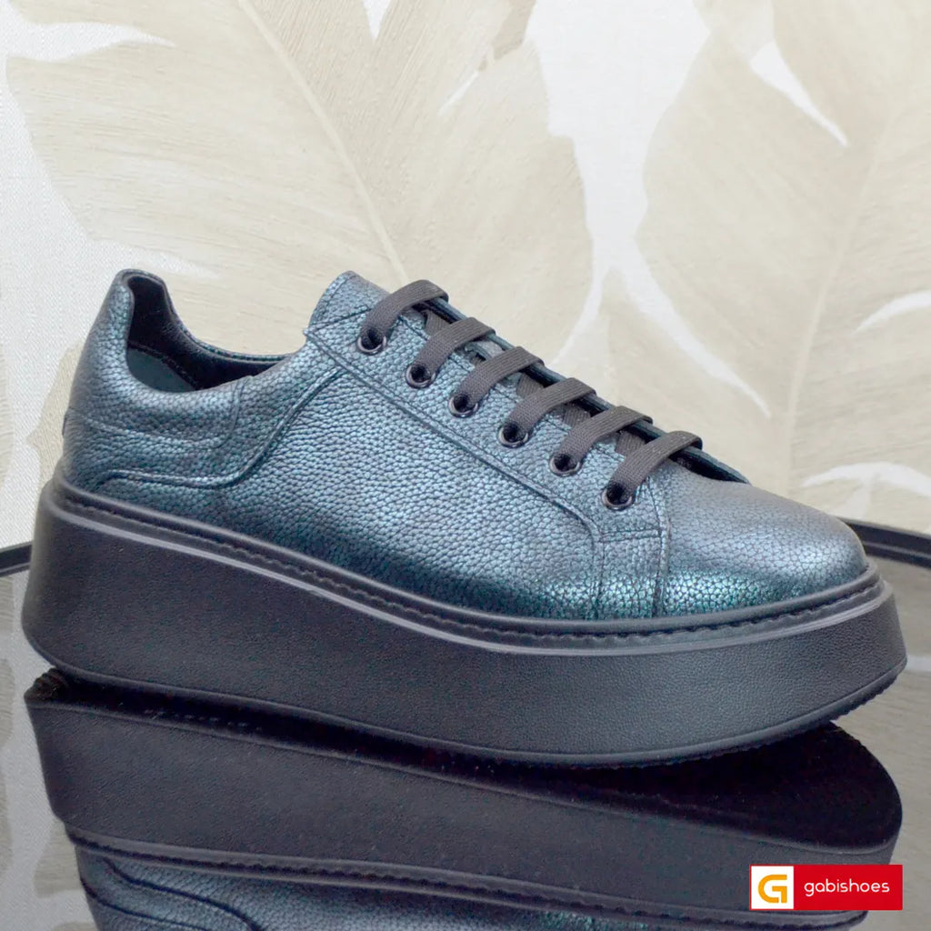 Pantofi Sport Piele Naturala Verde Lorena 3996-3

Material: Piele Naturala
Culoare: Verde
Tip: Pantofi
Stil: Sport
Caracteristici Pantofi sport piele naturala verde
- Pantofi piele naturala verde , sistem de inchidere cu siret&nbsp;
- Pantofi sport cu burete special extra-confort
- Talpa neagra cusuta , brant interior cu burete special , mesina naturala&nbsp;&nbsp;
- Inaltime talpa : 6 cm&nbsp;
- Schimb gratuit
*Masuratori realizate pentru marimea 37.

Pantofii sunt confectionati din piele de calitate super