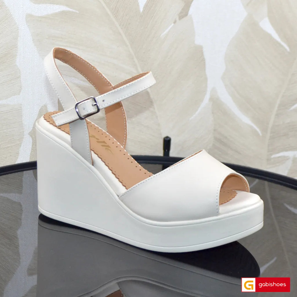 -Material: Piele Naturala&nbsp;
-Culoare: Bej&nbsp;
-Tip: Pudra
-Stil: Confort

- Sanda piele naturala bej
- Sanda cu burete special extra-confort&nbsp;
- Talpa bej , varf rotund, brant interior cu burete special mesina naturala&nbsp;
- Inaltime toc: 9 cm , platou de 2,5 cm
- Schimb gratuit
*Masuratori realizate pentru marimea 37