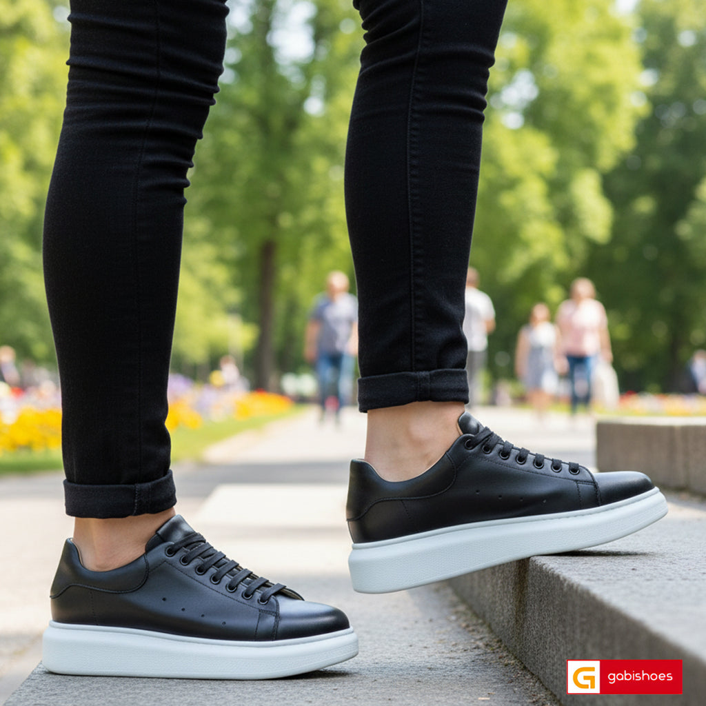 Material: Piele Naturala
Culoare:&nbsp;Negra
Tip: Pantofi
Stil: Casual

- Pantofi piele naturala&nbsp;neagra &nbsp;,&nbsp;pantofi cu siret&nbsp;
- Pantofi cu burete special extra-confort
- Talpa alba&nbsp; , varf rotunt, brant interior cu burete special , mesina naturala bej
- Inaltime talpa : 4,5 cm in spate si 4 cm in fata, talpa foarte usoara&nbsp; 35=22,9cm:36=23,6cm:37=24,3cm:38=25,2cm:39=25,7:40=26,4cm
*Masuratori realizate pentru marimea 37