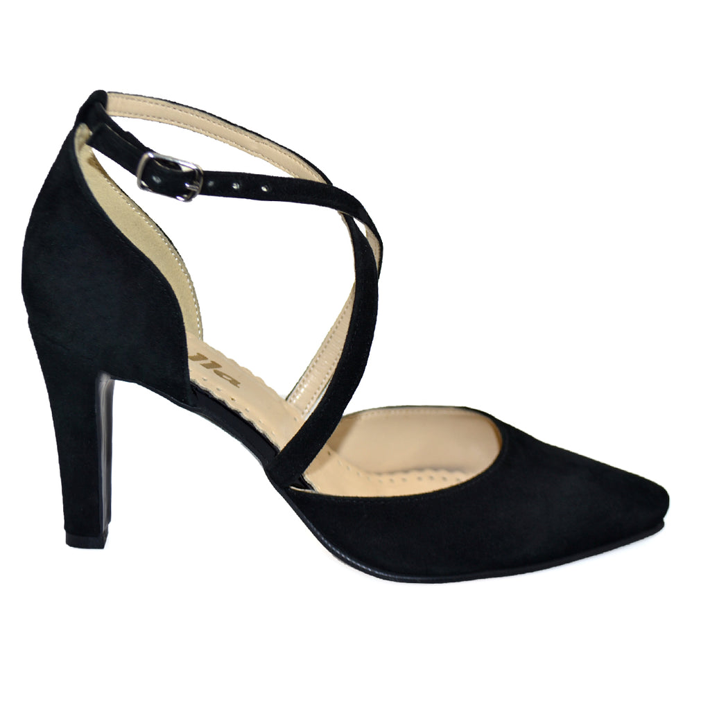 -Material: Piele Naturala Intoarsa
-Culoare:&nbsp;Neagra
-Tip: Sanda
-Stil: Office

- Sanda piele naturala&nbsp;intoarsa neagra cu bareta de 1 cm ,toc&nbsp;imbracat in piele
- Sanda cu burete special extra-confort,sistem de inchidere cu catarama
- Talpa neagra , varf ascutit, brant interior cu burete special mesina naturala bej
- Inaltime toc: 9 cm
- Schimb gratuit
*Masuratori realizate pentru marimea 37